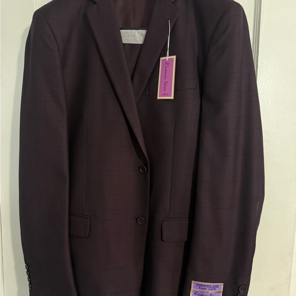Sophisticated Men's Maroon 3 piece suit (blazer, pants and vest)